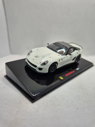Miniatura Ferrari 599XX Branca - Escala 1/43 - Hot Wheels Elite