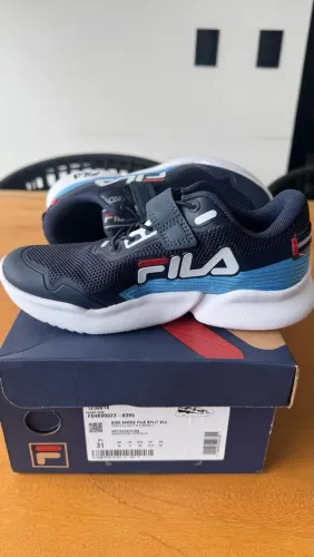 Tênis Fila tamanho 31 NOVO
