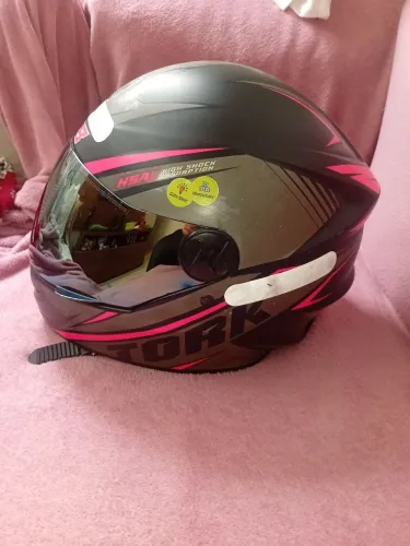 Capacete feminino Pro Tork R8, tamanho 58.