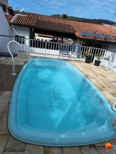 Casa excelente para pousada,com 6 suítes.
