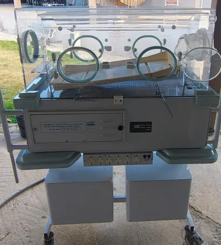 Encubadora neonatal