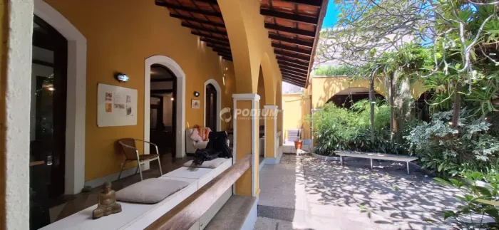CASA À VENDA COM 7 QUARTOS NA PRAIA DA BARRA DA TIJUCA