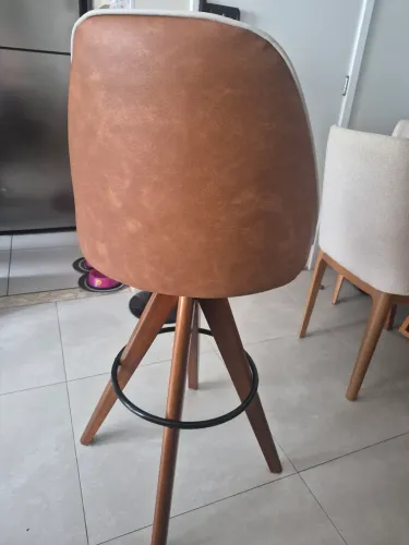 Banquetas em courino novas