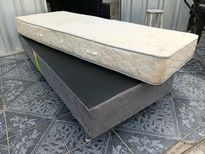 Cama solteiro seminova 