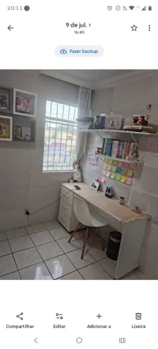 VENDO ESCRIVANINHA SEMI-NOVA COM CADEIRA 