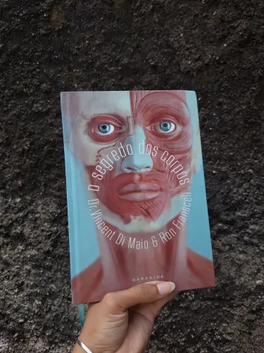 Livro " O segredo dos corpos " capa dura