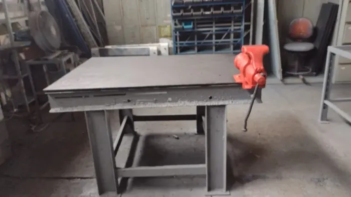 bancada de aço pesada com morsa grande estampo,moldes,caldeiraria,ferramentaria viga i 6