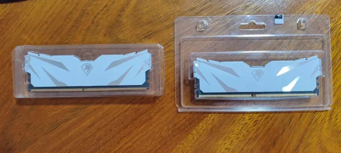 Kit 2 Memorias RAM 8GB Netac Shadow II DDR4 3200MHz C16 White