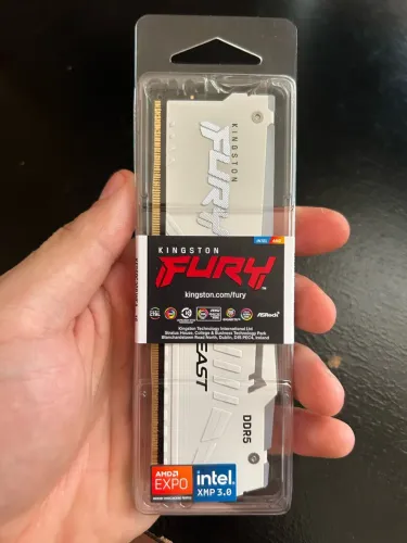 Memória RAM DDR5 Kingston FURY Beast RGB White ? 16GB (1x16GB)