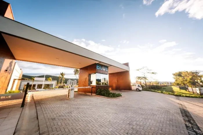 lote no condominio Blue fundos lago