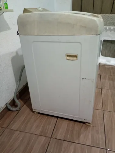Máquina de Lavar usada c defeito,liga normalmente, centrifuga normalmente mas não bate !