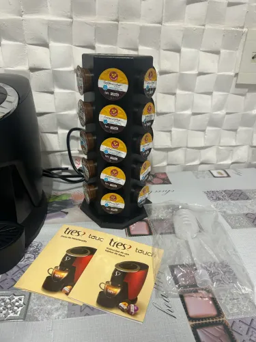 Cafeteira expresso touch preta  três corações 