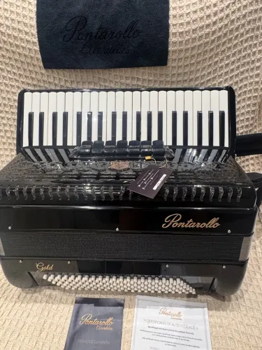 Acordeon Pontarollo Gold 120bxs 7 Registros