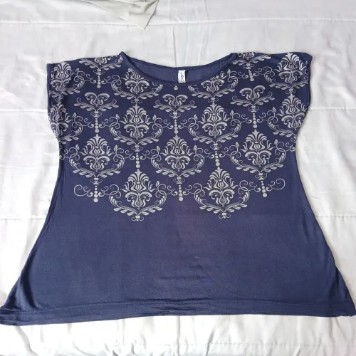 Camiseta feminina azul escuro