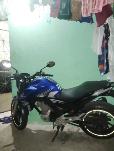 Vendo CB Twister 2020 único dono bem conservada 