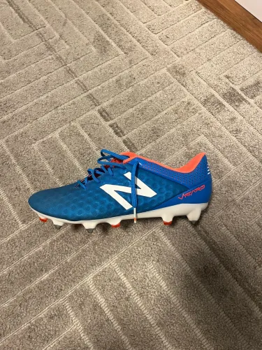 Chuteira New Balance Profissional 