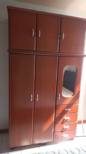Vendo guarda roupa na madeira maciça