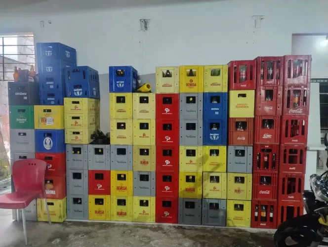 Vende fresser 1500,00.  Grande de cerveja 30,00 preço a negociar 