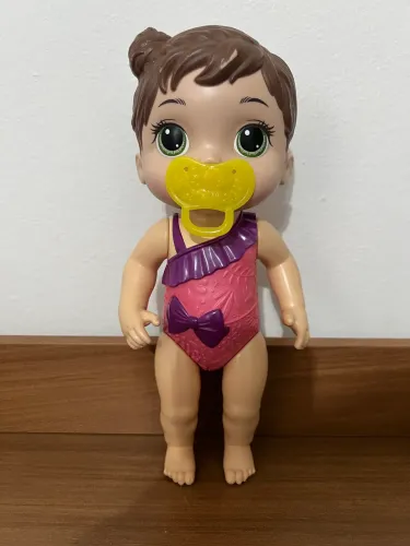 BONECA BABY ALIVE BANHOS CARINHOSOS HASBRO