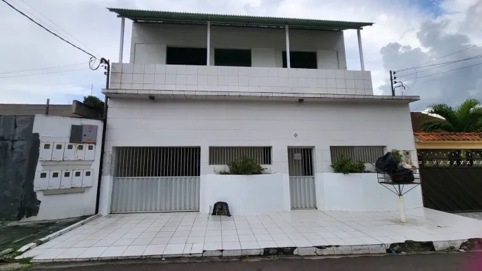 Casa linda, espaçosa e arejada no núcleo 23, Cidade Nova