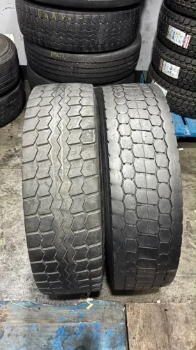 Vendo par de pneus Michelin usado 295/80 22 ótima qualidade