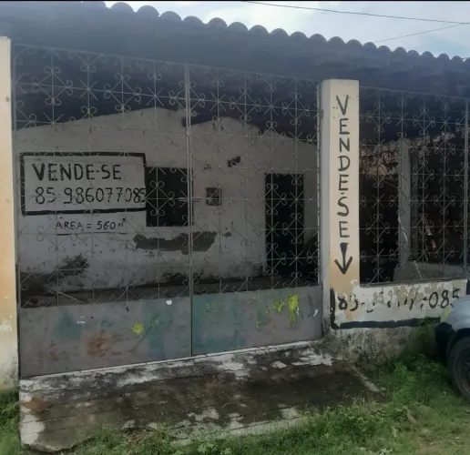 Vendo casa em Pentecoste-Ce, na rua VX de Novembro