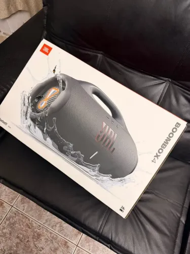 JBL bombox 4
