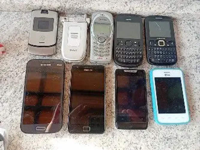 Celulares antigos.
