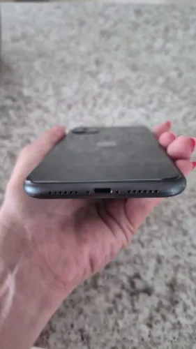 iPhone 11 64GB - Muito Conservado
