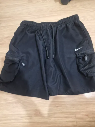 bermuda nike gg / xl pouquíssima usada, sem nenhum defeito!