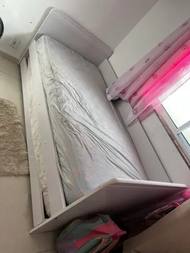 Cama solteiro com auxiliar