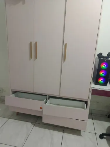 Guarda-roupa infantil para retirar