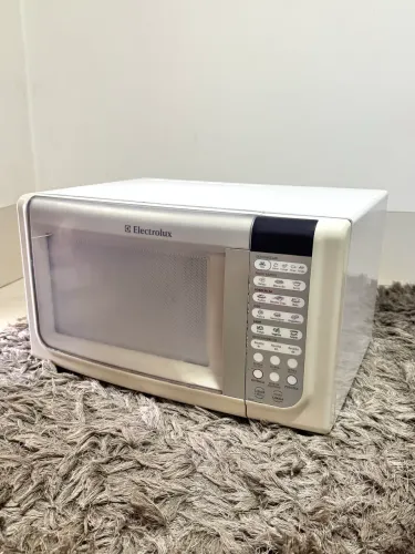 Microondas Eletrolux 20L Conservado