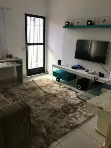 CASA COM 2 QUARTOS EM DA LUZ