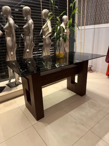 MESA DE LOJA / MESA EXPOSITORA