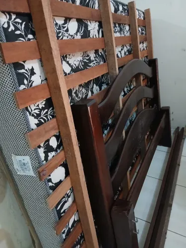 Cama de madeira de gravatá com colchão 