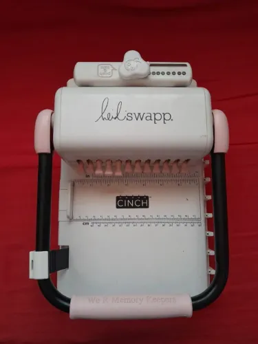 Encadernadora Heidi Swapp Cinch da marca We R Memory Keepers
