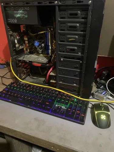 Vendo pc sem ssd
