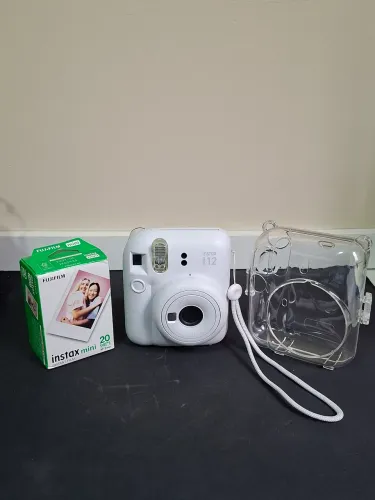 Câmera Instantânea Instax Mini 12 + 20 Filmes + Case Transparente