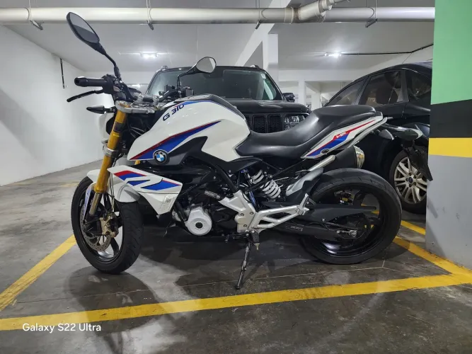 Vendo Moto BMW G 310 R primeiro dono.