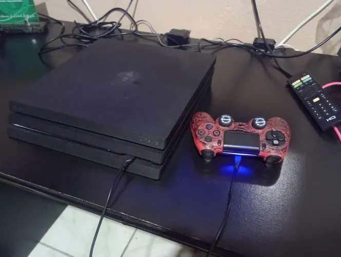 Ps4 pro obs . Leito tá dando erro d disco mas fonciona normalmente só não cd