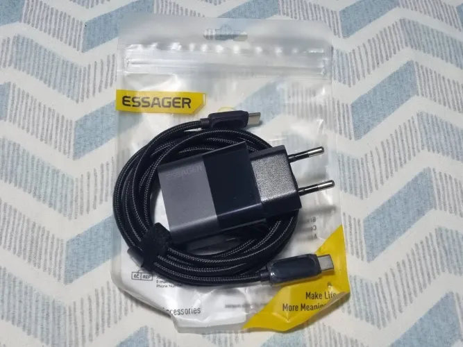 Carregador Essager 33W e Cabo USB-C de 2 metros c/ Display