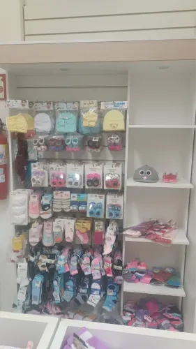 Armário de parede com rodas 