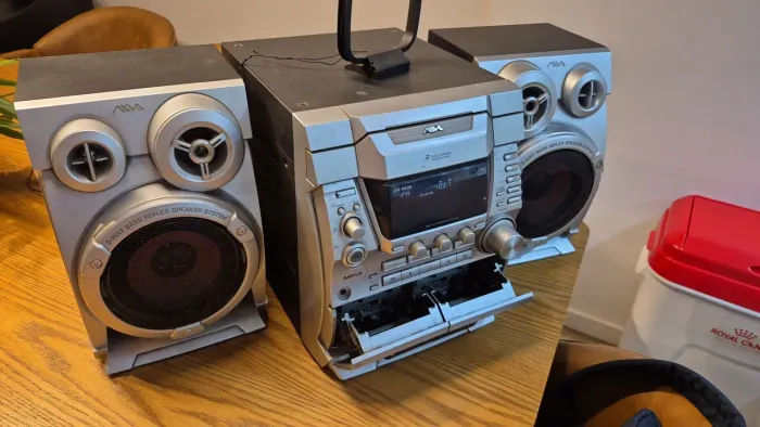 Som.Aiwa , 3 cds, mp2, , duplo deck , radio