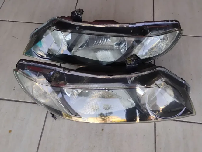 Faróis do Honda Civic 07