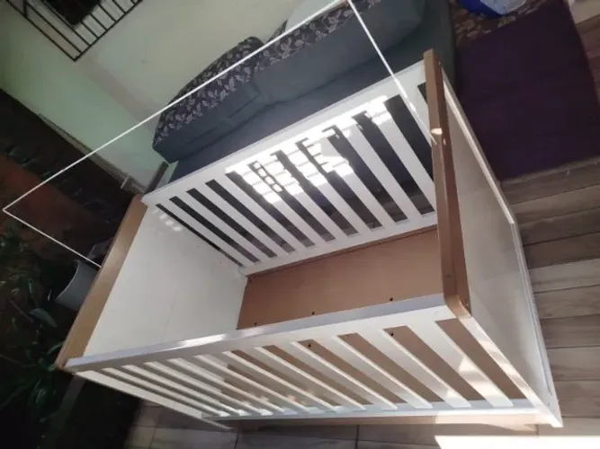 Berço (com colchão) em ótimo estado de conservação