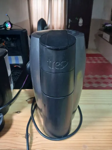 Cafeteira de cápsula Três corações 