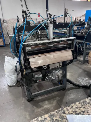 Máquina de corte/solda trapezoidal P/ Sacos para flores e verduras