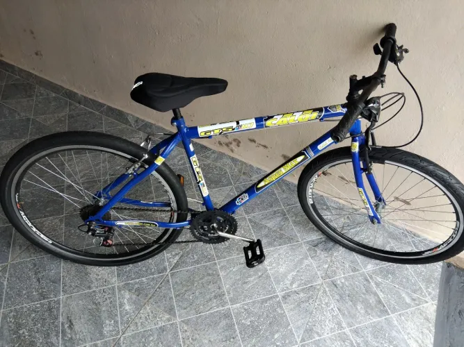 Bicicleta aro 26 vendo ou troco por outra de menor valor boa para adolescente ou adulto