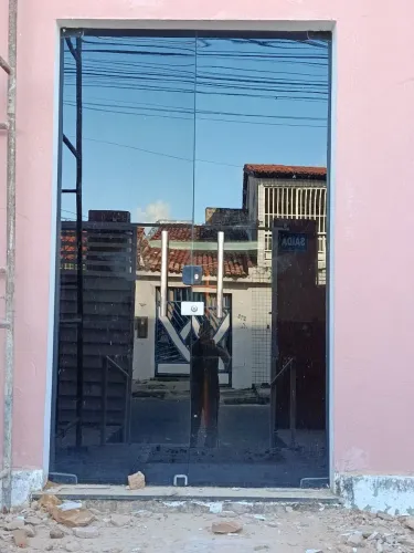 Porta de vidro temperado fumê